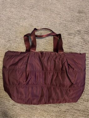 Stylish Quilted Tote Bag in Deep Burgundy